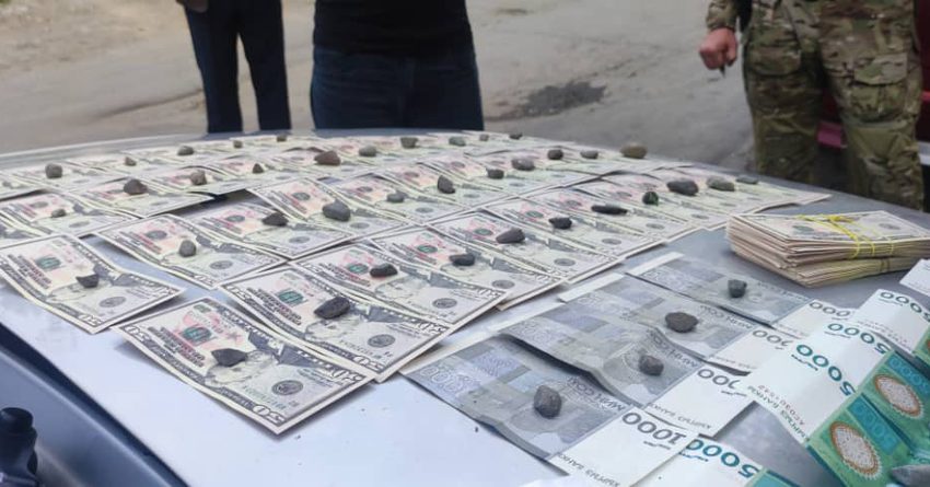В столице Кыргызстана пресечен сбыт поддельных долларов США