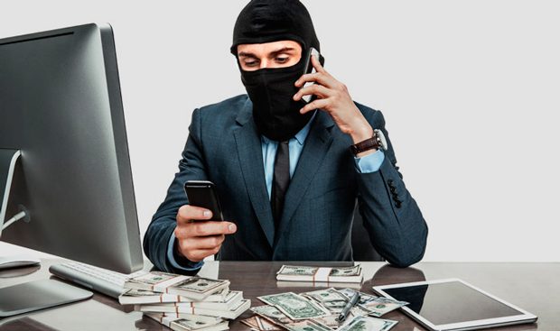 В России мошенники звонят жертвам с номеров банков