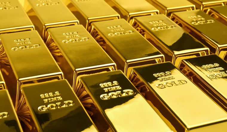 Кыргызстандан 127 миң долларга тең алтынды мыйзамсыз ташып бара жаткандар аныкталды