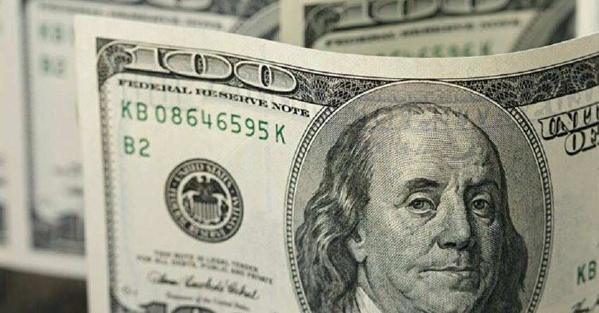 Межбанковские торги открылись ростом доллара США на 3.14%