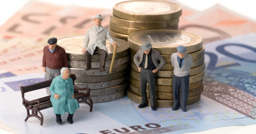 Депутаты вновь требуют повышения минимальной пенсии