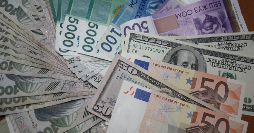 Все валюты стран-партнеров, кроме евро, укрепились к сому. Курс НБ КР