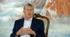 Атамбаев одобрил получение 3.4 млрд сомов у МАР и АБР на покрытие дефицита бюджета