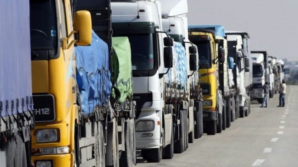 На границе с Казахстаном вновь скопление грузовиков