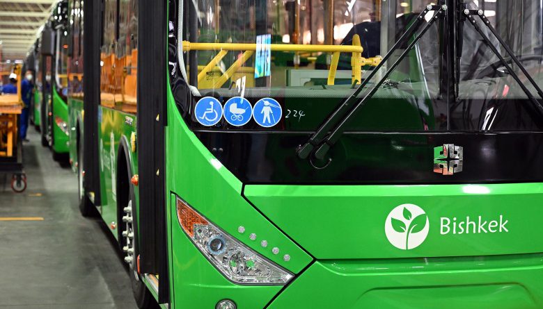 Бишкек закупит у Китая еще 1 тысячу автобусов. Завод посетил Садыр Жапаров