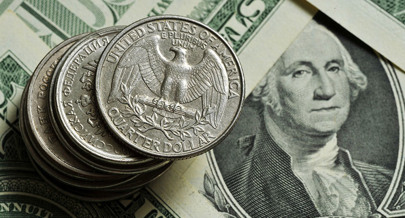 На валютных торгах доллар США покупают по 83 сома