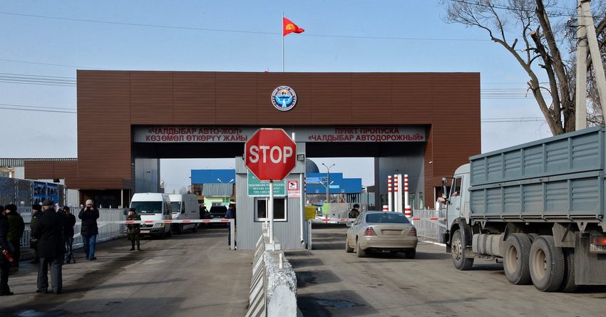 Пограничники КПП «Ак-жол-автодорожный» пресекли незаконный провоз ГСМ