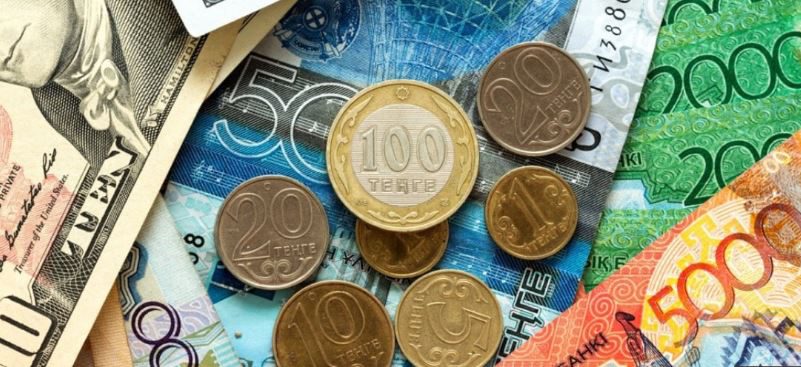 В обменках Казахстана курс доллара вырос до 432 тенге