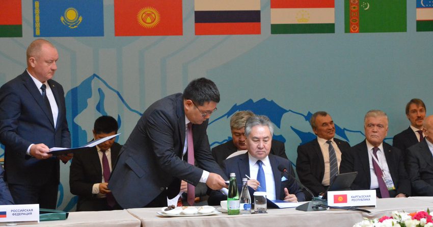 Министры иностранных дел СНГ подписали в Бишкеке 17 документов