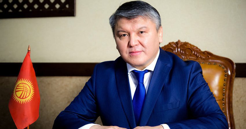 Арзыбек Кожошев уволил советника, подозреваемого в получении взятки