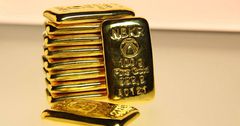 Кыргызстанцы за 3 месяца купили у Нацбанка 22 кг золота