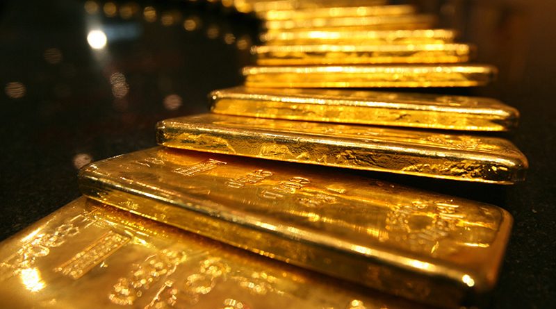 Цена за тройскую унцию золота за день упала почти на $100