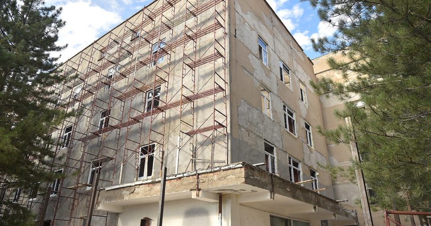 Ремонт больницы в Токмоке завершат до конца месяца