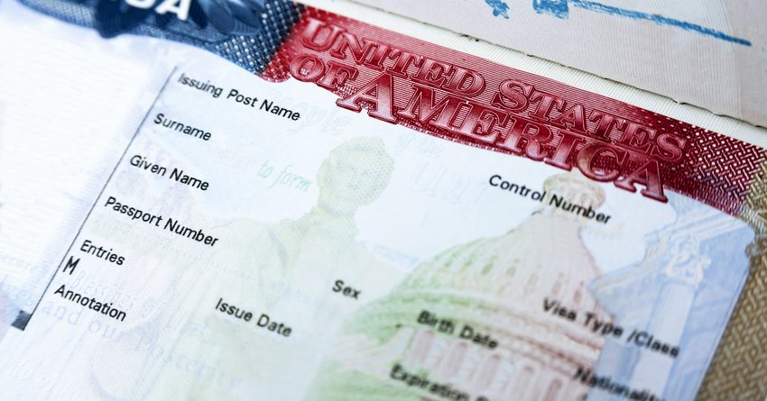 Посольство США возобновляет выдачу виз гражданам КР в обычном режиме