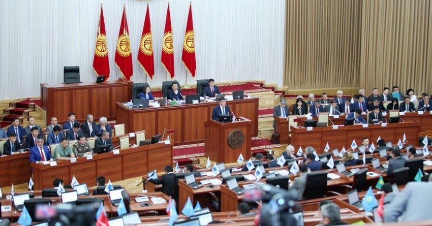 Парламент утвердил новую структуру правительства КР