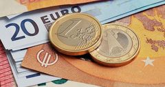 Евро впервые с апреля этого года опустился ниже 100 сомов