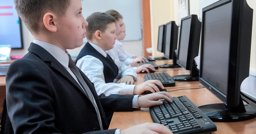 Минобразования купит компьютеры для школ на 50 млн сомов