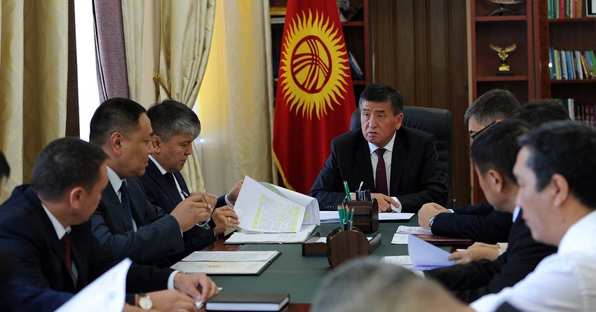 Премьер Кыргызстана потребовал решить проблему повышения тарифов на интернет-трафик через Казахстан