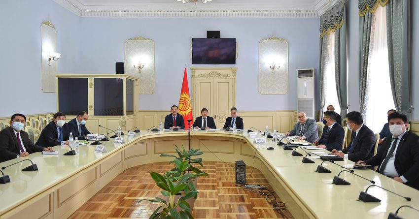 Акылбек Жапаров обсудил с дипломатами КР деятельность загранучреждений страны