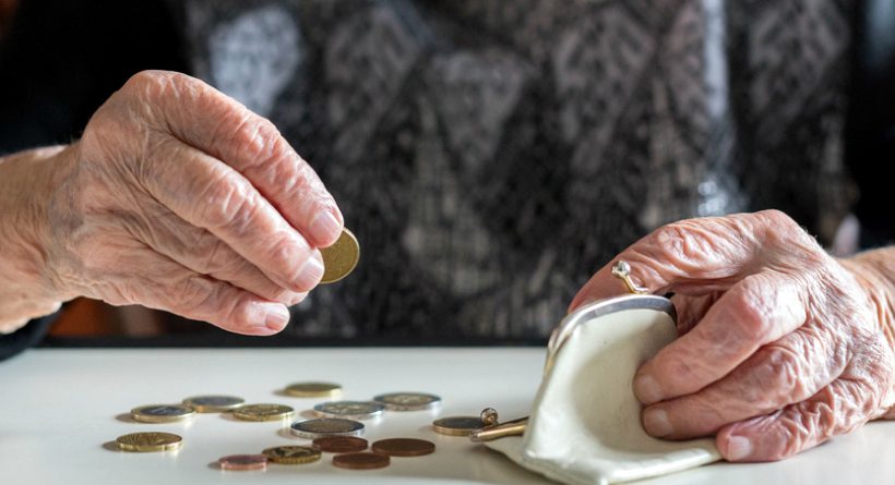 Кыргызстанда пенсионердердин жарымы жашоо минимумунан төмөн өлчөмдө пенсия алат