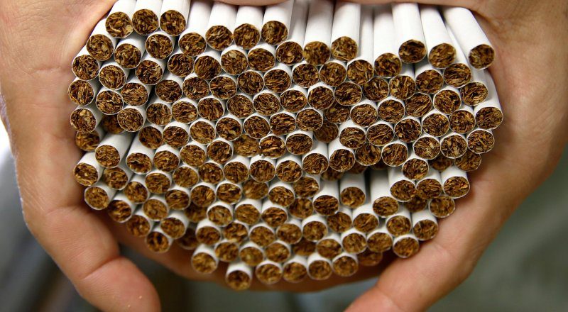 Из КР пытались вывезти контрабандные сигареты на 21 млн сомов