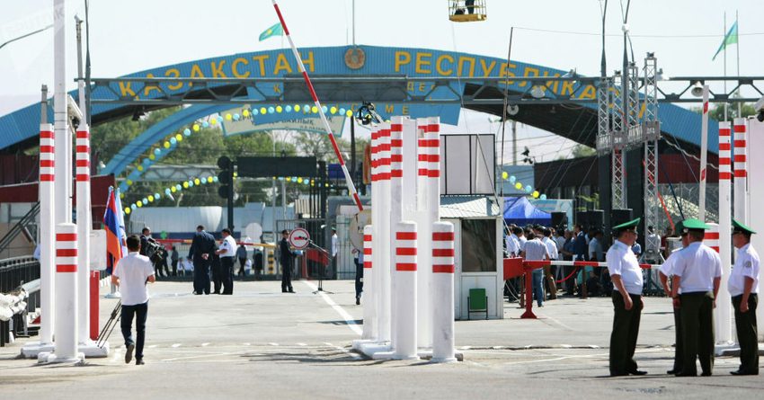 Почти все КПП на границе с Казахстаном начали работать в штатном режиме