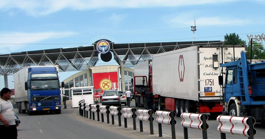 Россия распространила на Кыргызстан правила перевозок из Украины в Казахстан