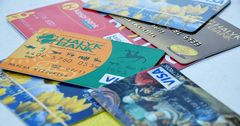 В Казахстане 6 месяцев подряд снижается количество платежных карт в обращении
