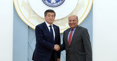 Сооронбай Жээнбеков встретился с президентом ЕБРР Сумой Чакрабарти
