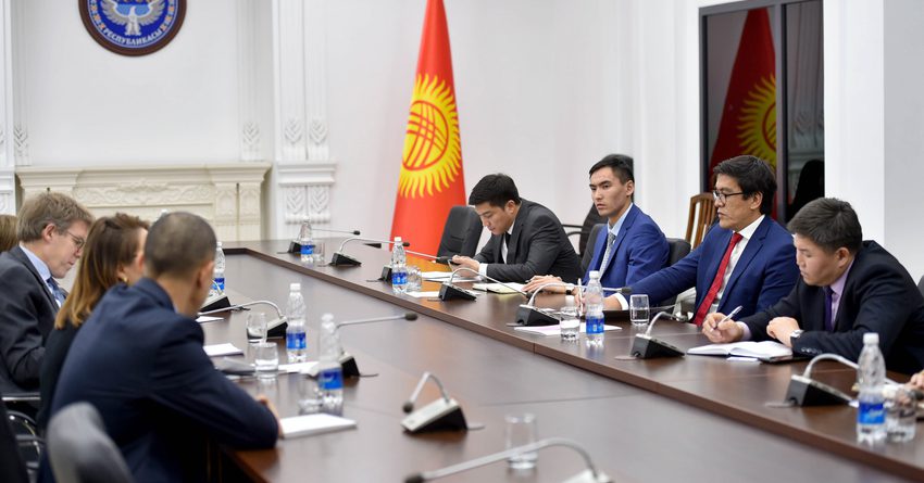 Байсалов: Кыргызстан демократиялык өнүгүүнү жактайт