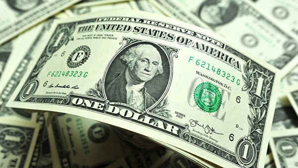 Межбанковские торги завершили снижением стоимости доллара США