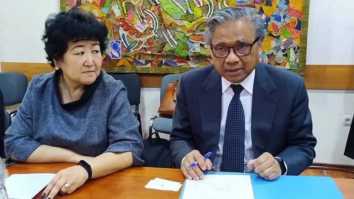 Посол Индонезии предложил открыть индонезийские кофейни в Бишкеке