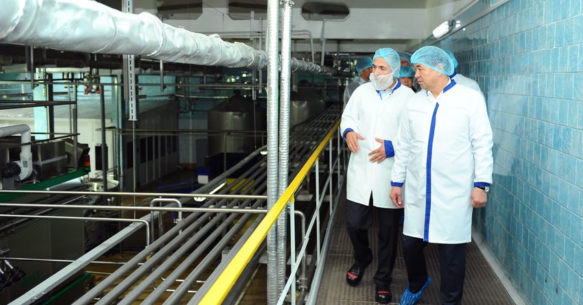 Мухаммедкалый Абылгазиев посетил производственные объекты в Бишкеке