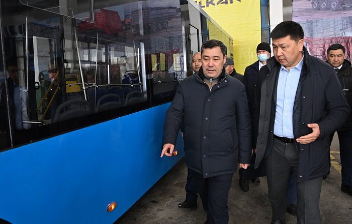 Жапаров алгачкы ата мекендик автобусту кураштырган  ишканага барды