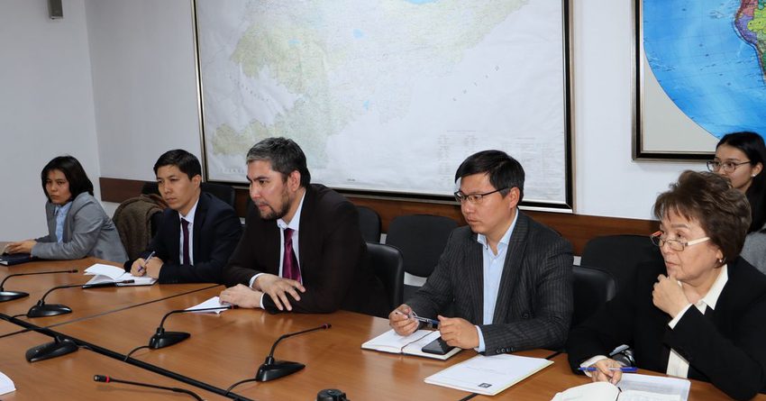 В Бишкеке обсуждены перспективы экономического развития КР с МВФ