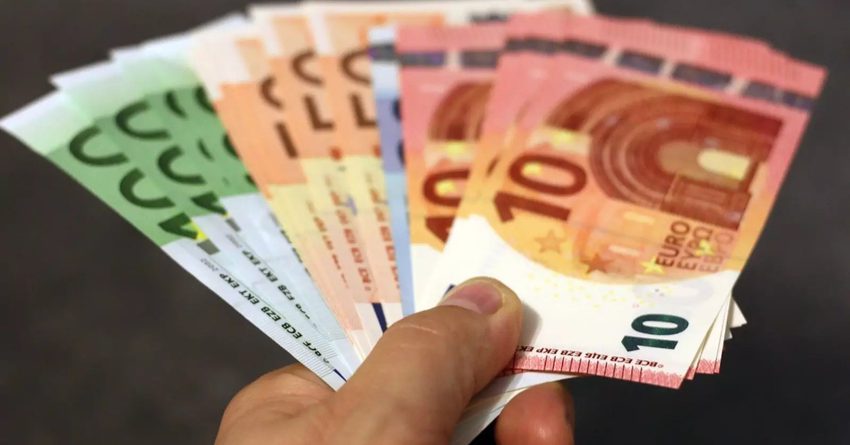 Сом просел к евро на 0.89%. Курс НБ КР