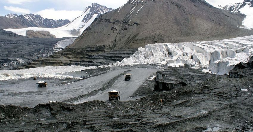 На «Кумтор» подали в суд за разрушение ледников