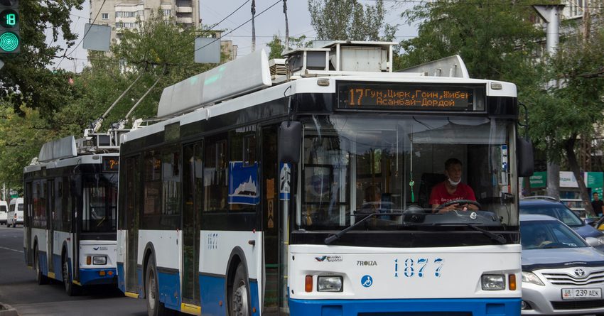 Водителей автобусов и троллейбусов будут увольнять за прием оплаты наличными