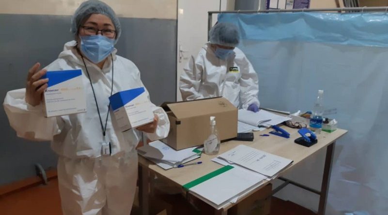 Кыргызско-Швейцарский Банк передал мэрии лекарства на 1.8 млн сомов