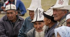 Кыргызстанда 65 жаштан улуу адамдардын саны 317 миңди же калктын 4,9%ын түзөт