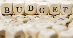 В июле ожидали дефицит бюджета более чем на 3.3 млрд сомов