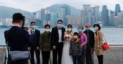 Гонконгдун жашоочулары коронавируска акысыз тест тапшыра алышат