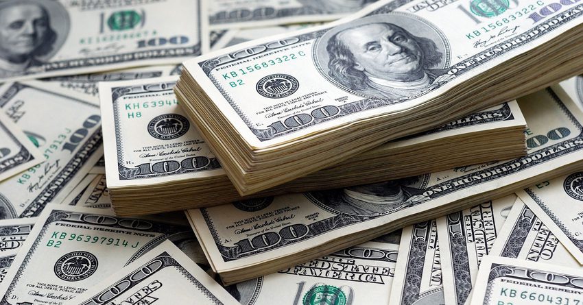 Курс доллара на межбанковских торгах вырос до 80.35 сома