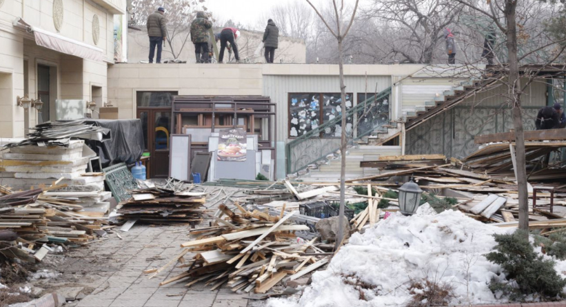 Владельцам снесенных кафе в Бишкеке предоставят другие участки