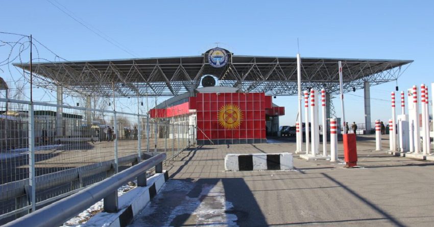 На кыргызско-казахской границе возобновили работу еще два КПП