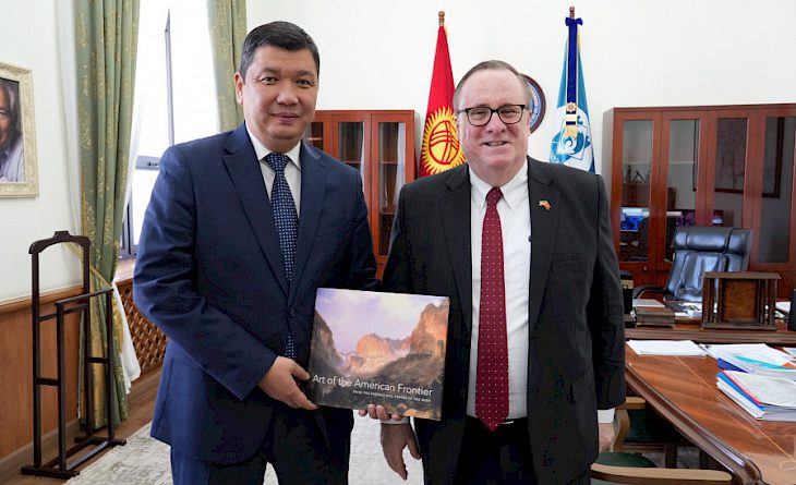 Мэр Бишкека обсудил с послом США вопросы двустороннего сотрудничества