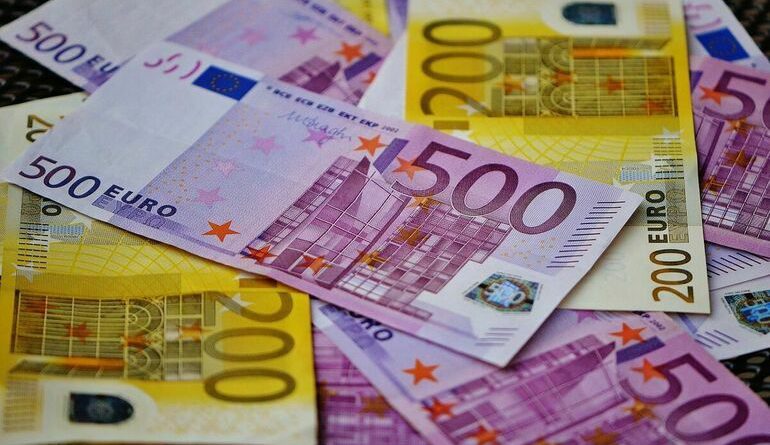 Сом укрепился к евро на 1.31%