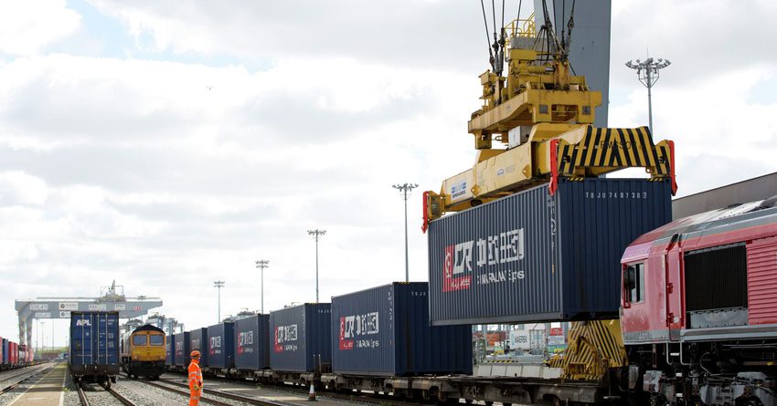 КР и Китай обсуждают строительство крупного железнодорожного порта