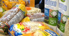 Более 1 млн казахстанцев получат выплаты за продуктово-бытовые наборы
