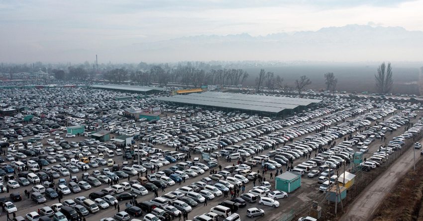 В Кыргызстане отмечен максимальный прирост цен на авто за пять лет